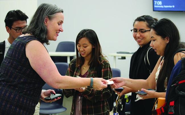 Melinda Pavek '92 networking