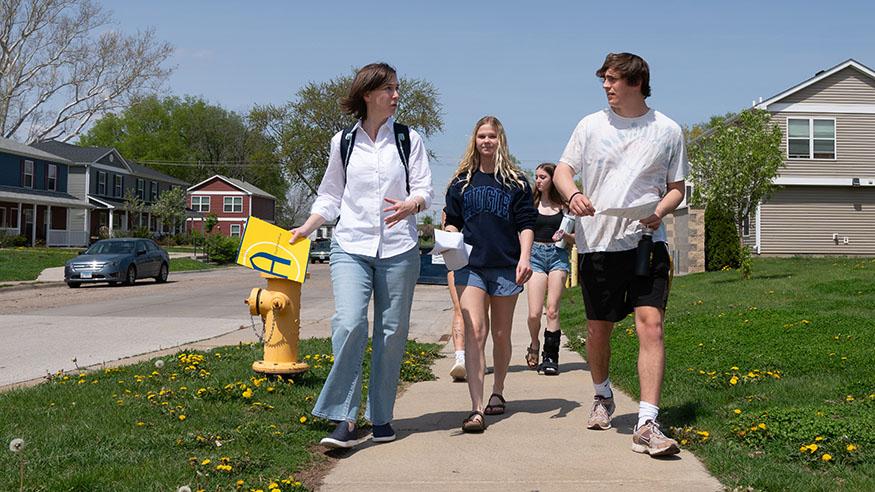 Dr. Sarah Lashley and students